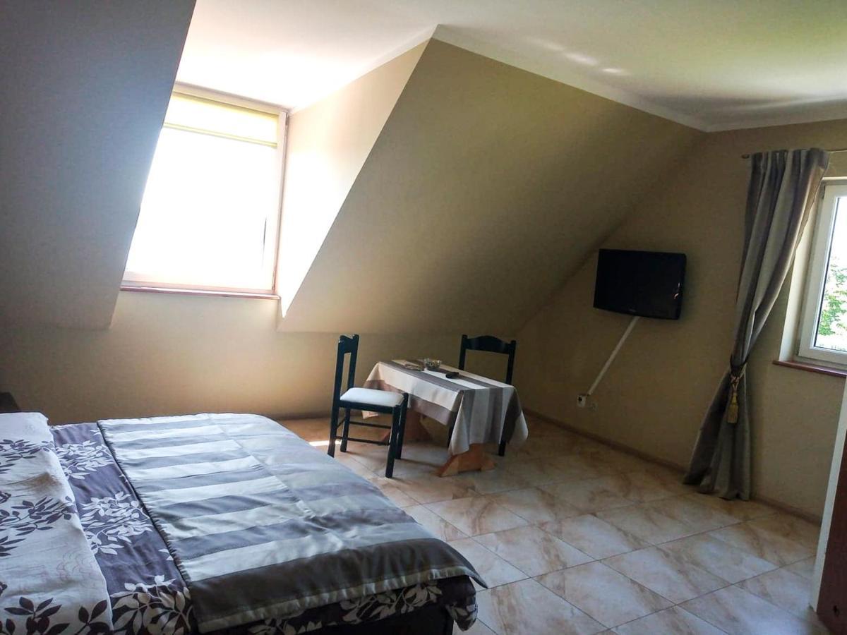 Gosciniec Wedkarski Sieja Farm stay *